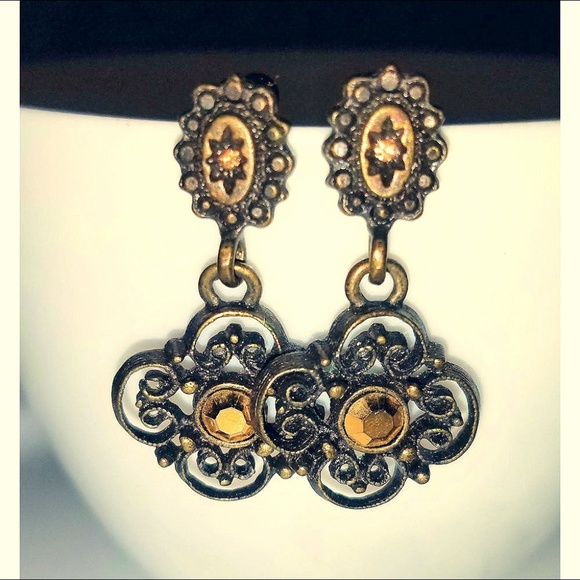 Vintage Jewelry - Victorian Earrings Goth Dangle Rhinestone Filigree